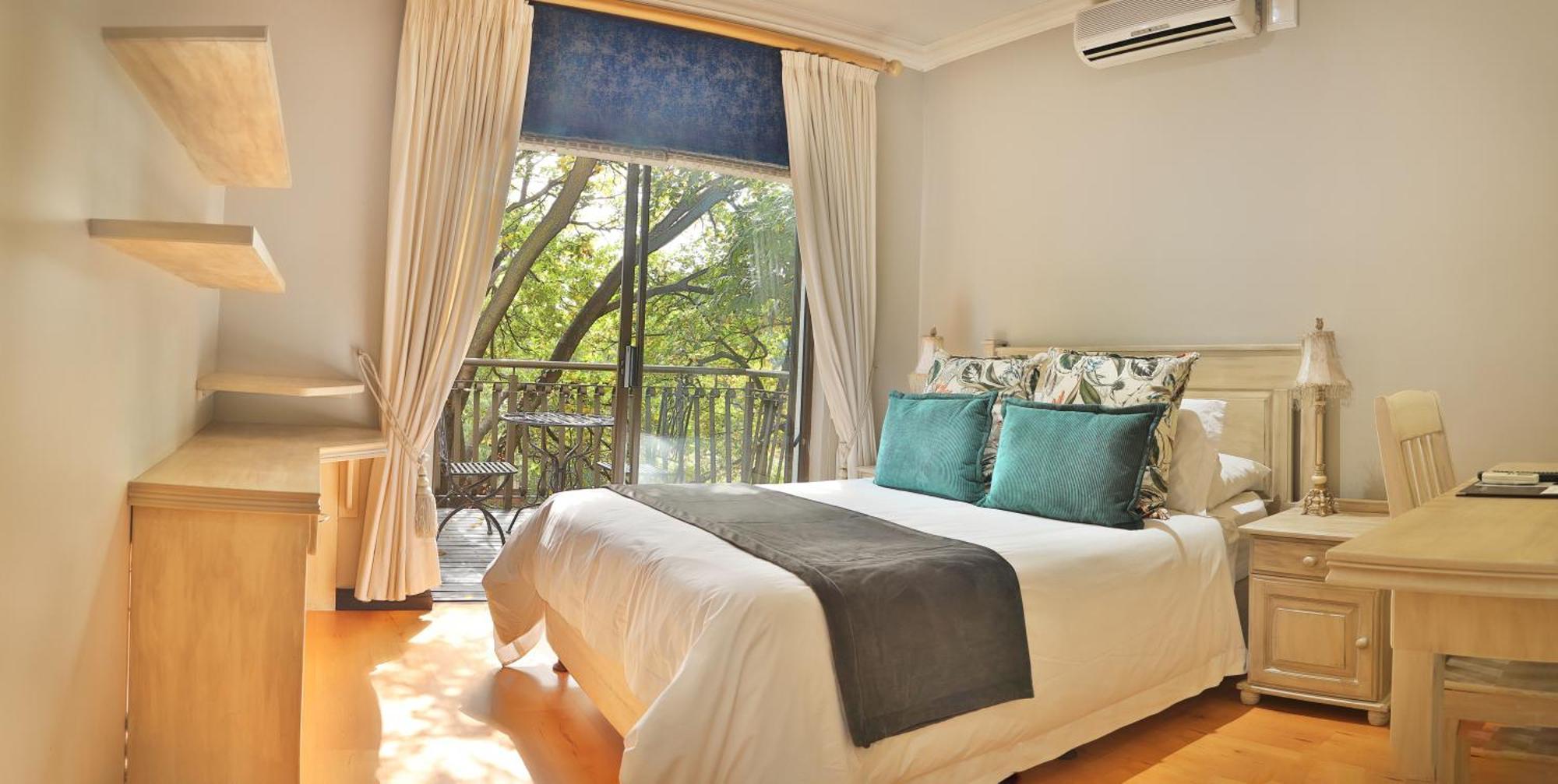 Innjoy Boutique Hotel 4*